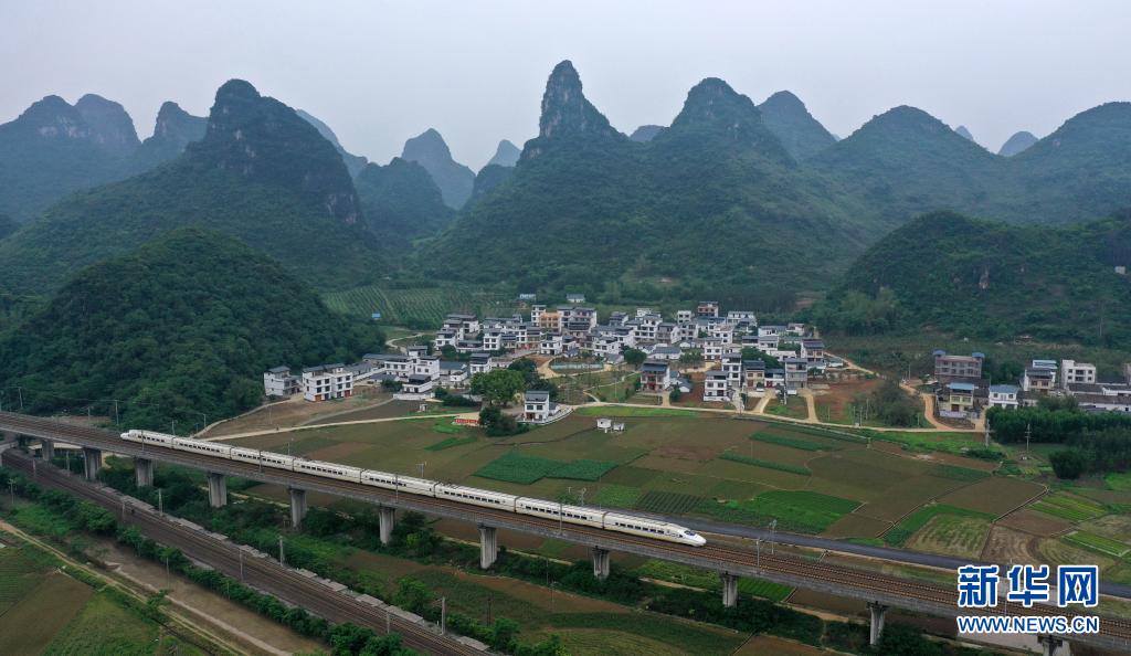 广西柳江：美化乡村风貌 改善人居环境