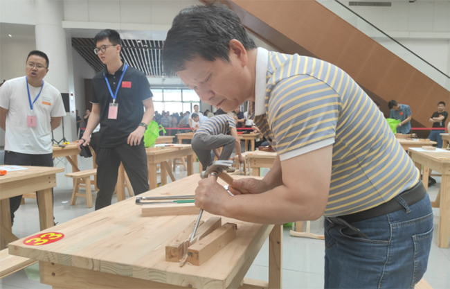 第十届家博会木工技能大赛决赛在赣州南康举行
