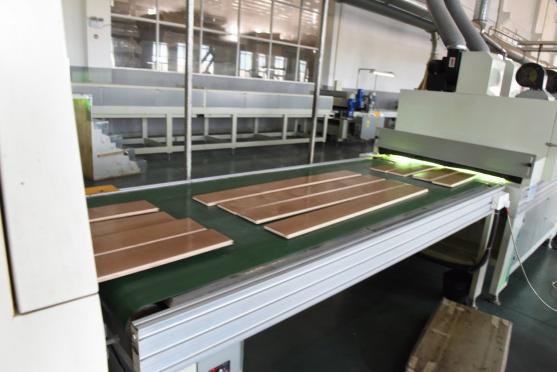 高校创新研发绿色无醛胶黏剂　助力人造板产业升级