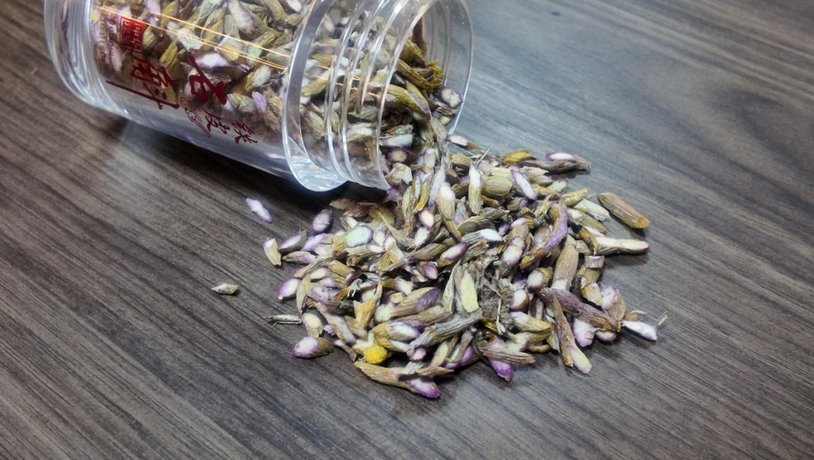 绿水青山“瞰”中国丨小石斛撬动大产业，崖壁长出“黄金草”