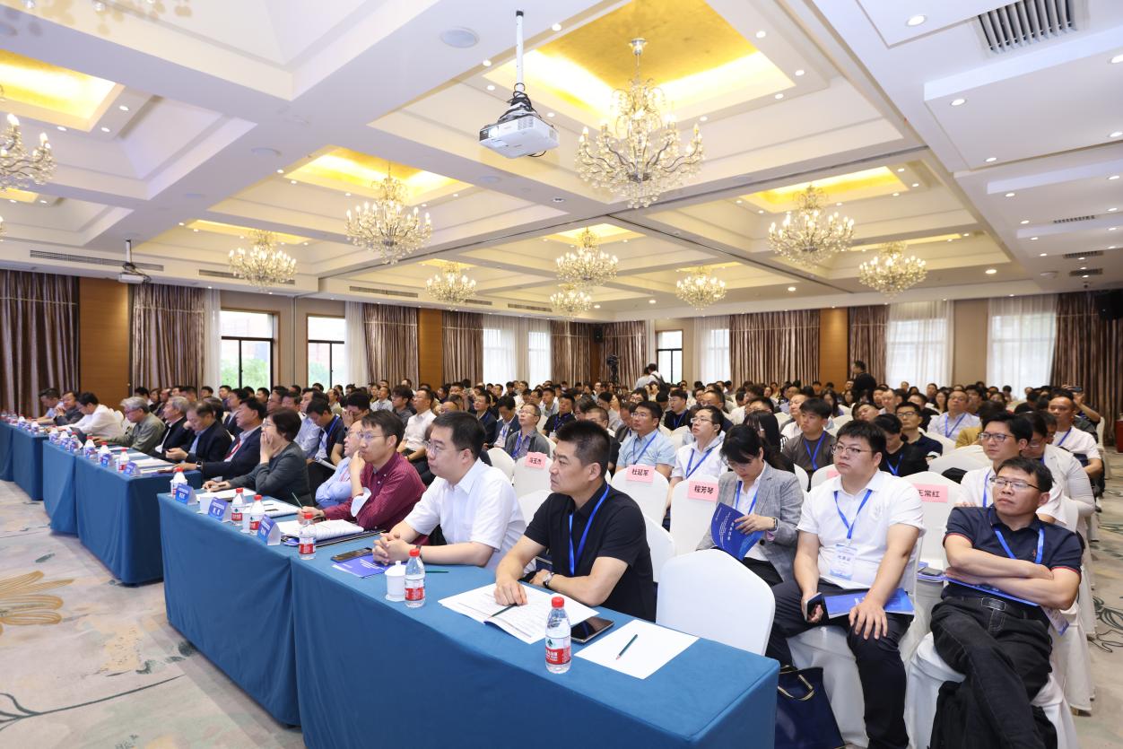 中华环保联合会资源循环利用专业委员会成立并举办“新三样固废”专题研讨会