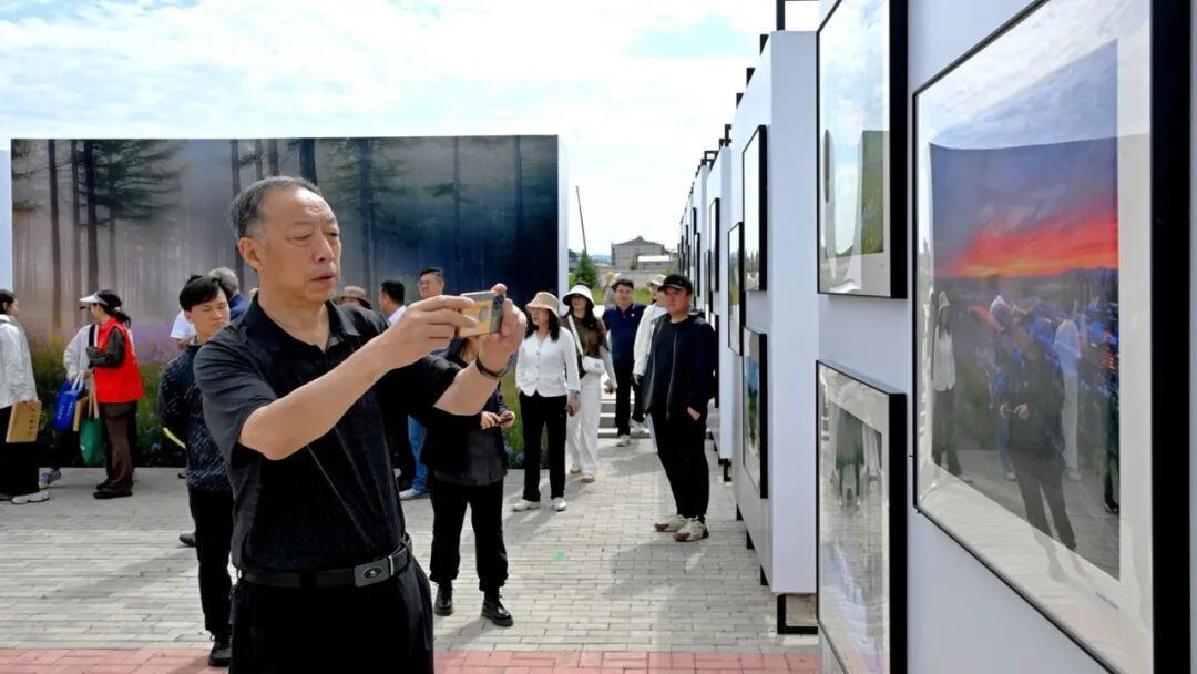 “绿色档案——塞罕坝精神摄影作品巡展”在塞罕坝机械林场开展