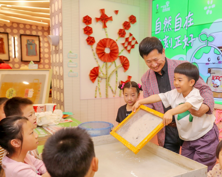 世界地球日|餐厅变艺术殿堂 废弃包材绽放新生命